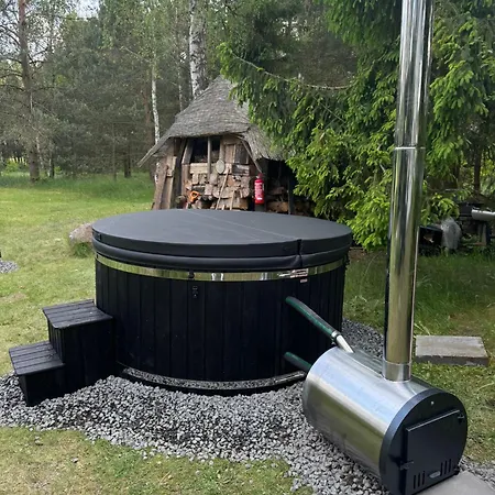 Tatil Evi Bialy W Srodku Lasu *