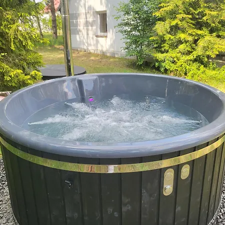 Bialy W Srodku Lasu *