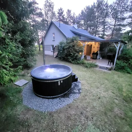 Tatil Evi Bialy W Srodku Lasu