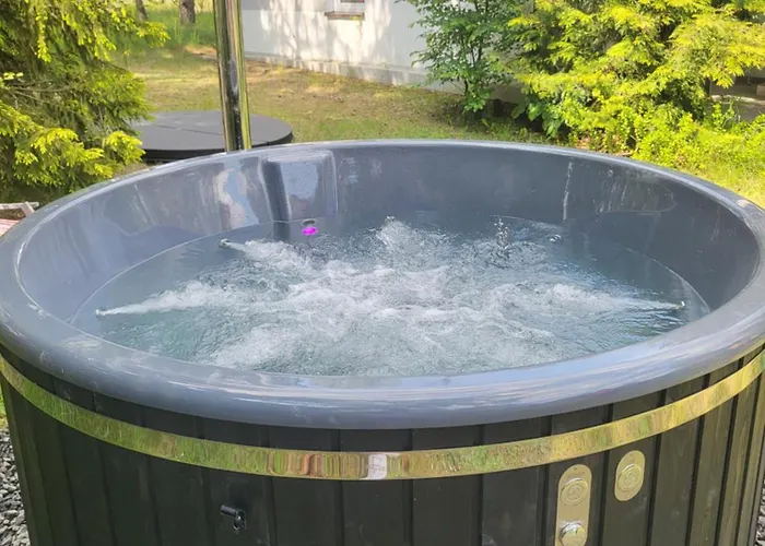 Bialy W Srodku Lasu *